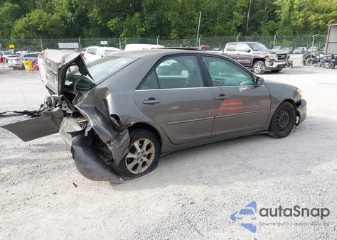 2005 Toyota Camry Xle V6 z USA, uszkodzony, nr VIN 4T1BF30K35U605782
